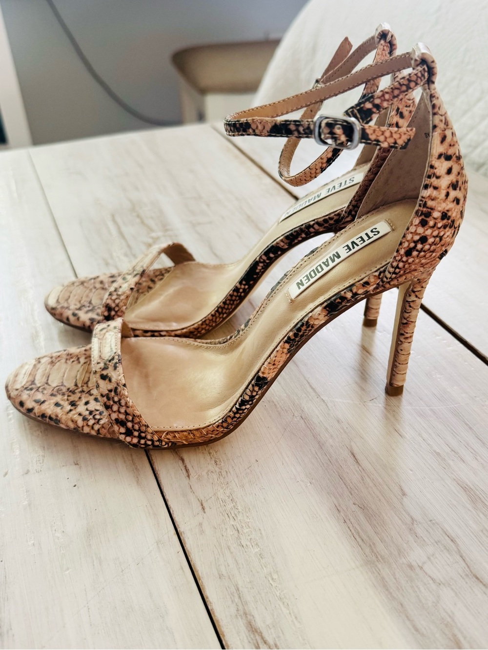 NWOT Steve Madden Snakeskin Embossed Strappy Sandal Stiletto